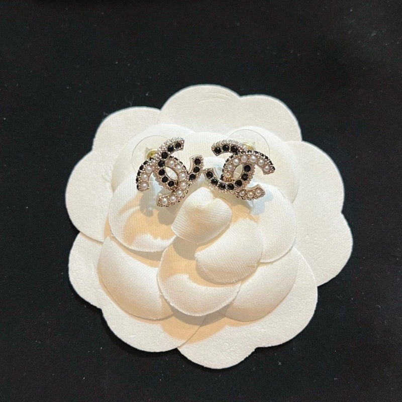 Fashionable Chanel Earrings 219526