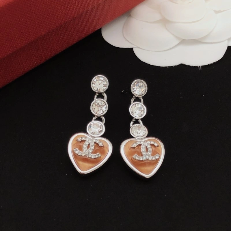 Minimalist Chanel Earrings 219500