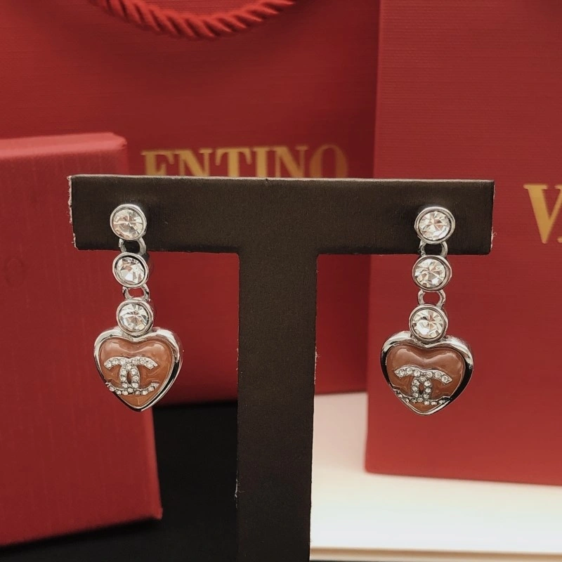 Minimalist Chanel Earrings 219500