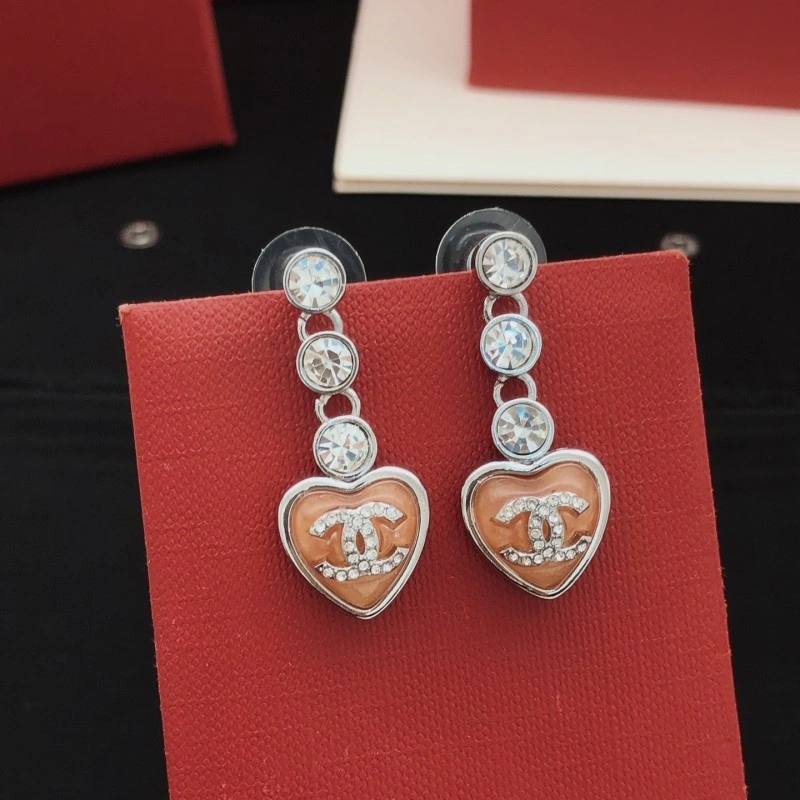 Minimalist Chanel Earrings 219500