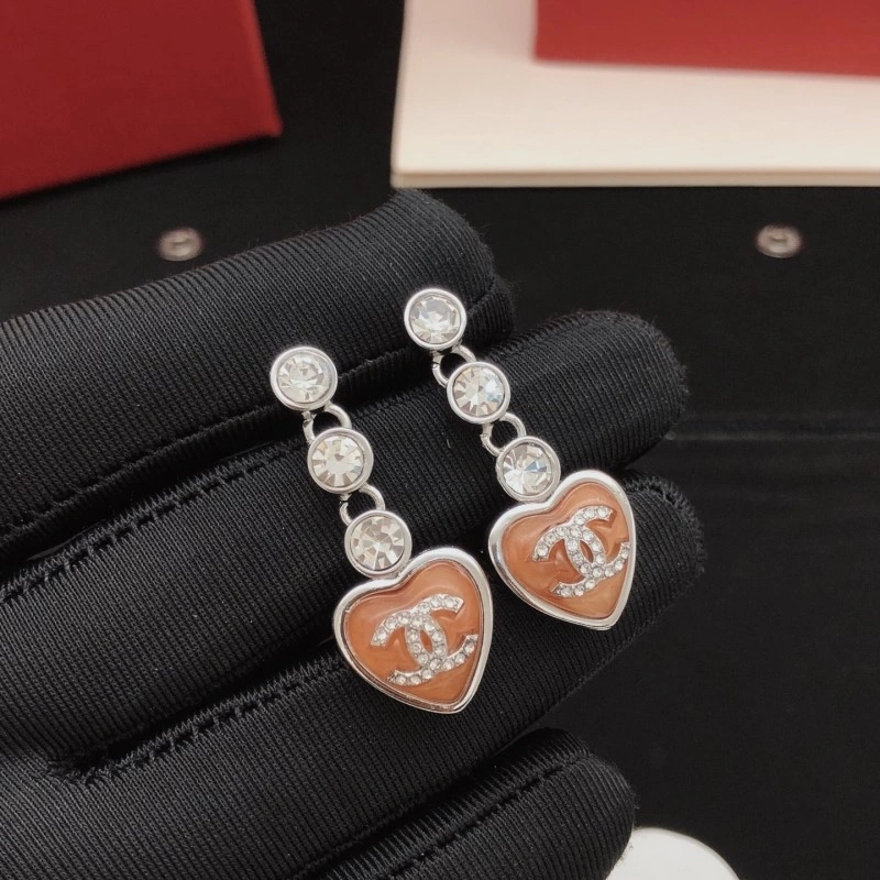 Minimalist Chanel Earrings 219500