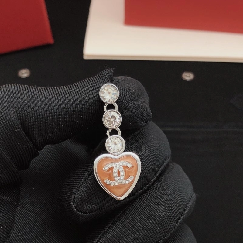 Minimalist Chanel Earrings 219500
