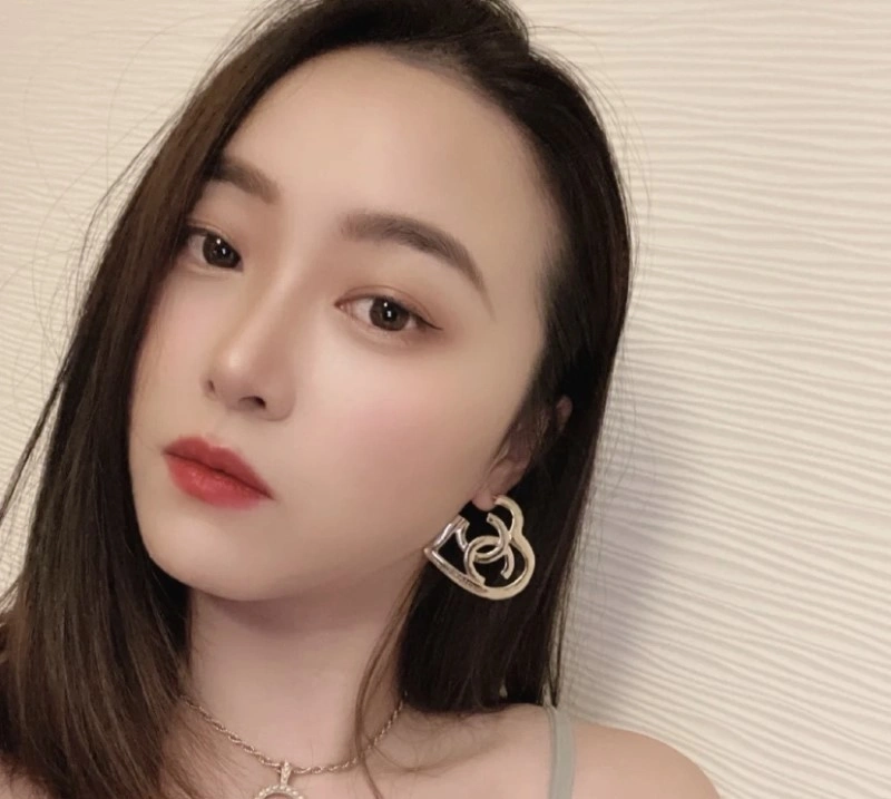 Unique Chanel Earrings 219580