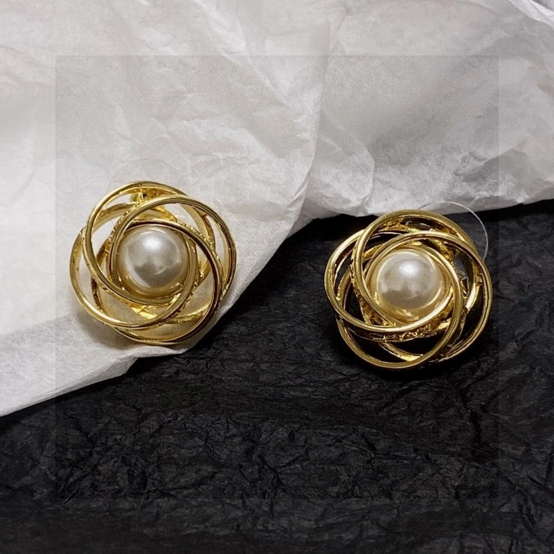 Chanel Earrings MoistureWicking 219484