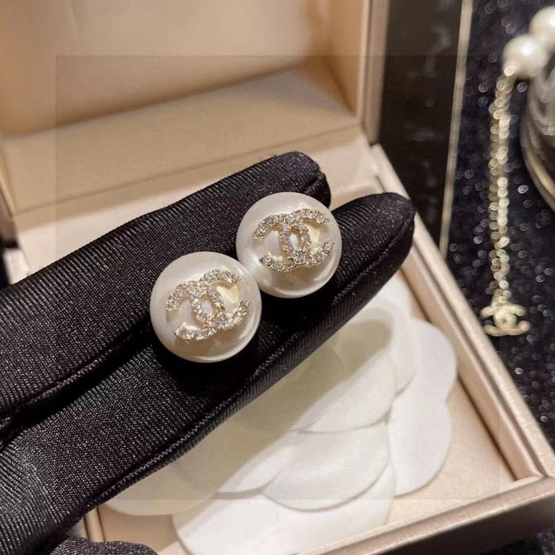 Supportive Chanel Earrings 219476