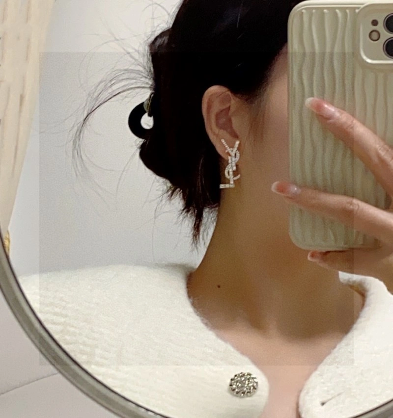 Chanel Earrings EyeCatching 219489