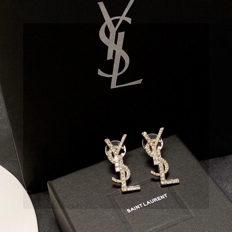 Chanel Earrings EyeCatching 219489