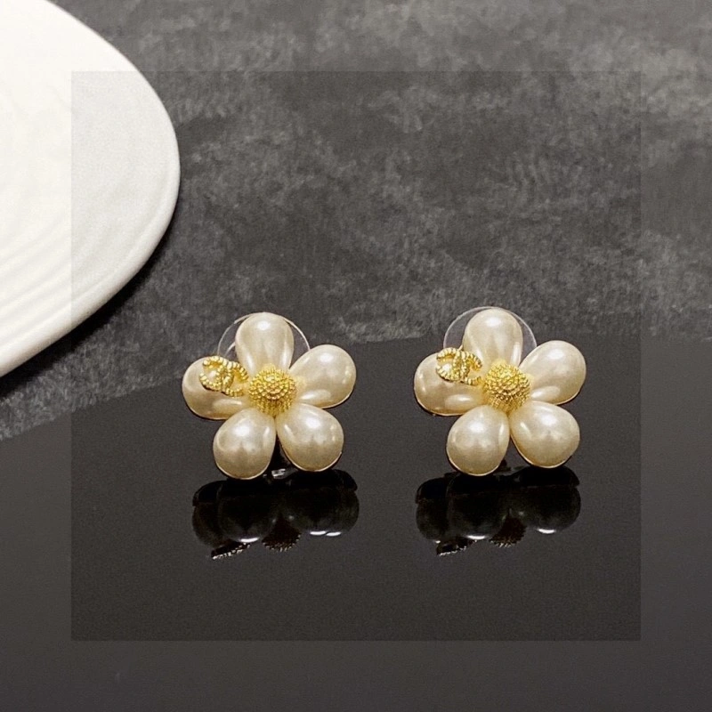 Chanel Earrings Neat 219491