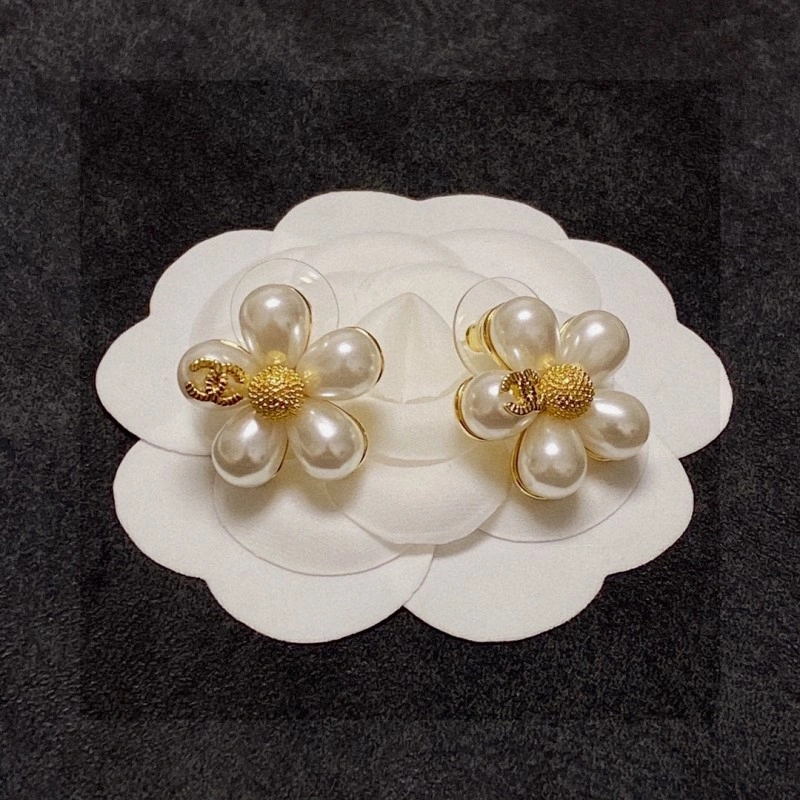 Chanel Earrings Neat 219491