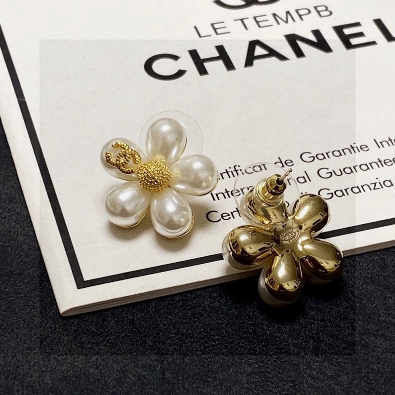 Chanel Earrings Neat 219491