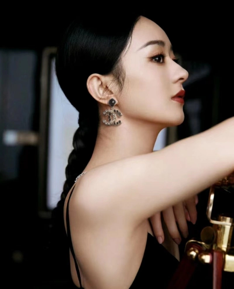 Chic Chanel Earrings 219478