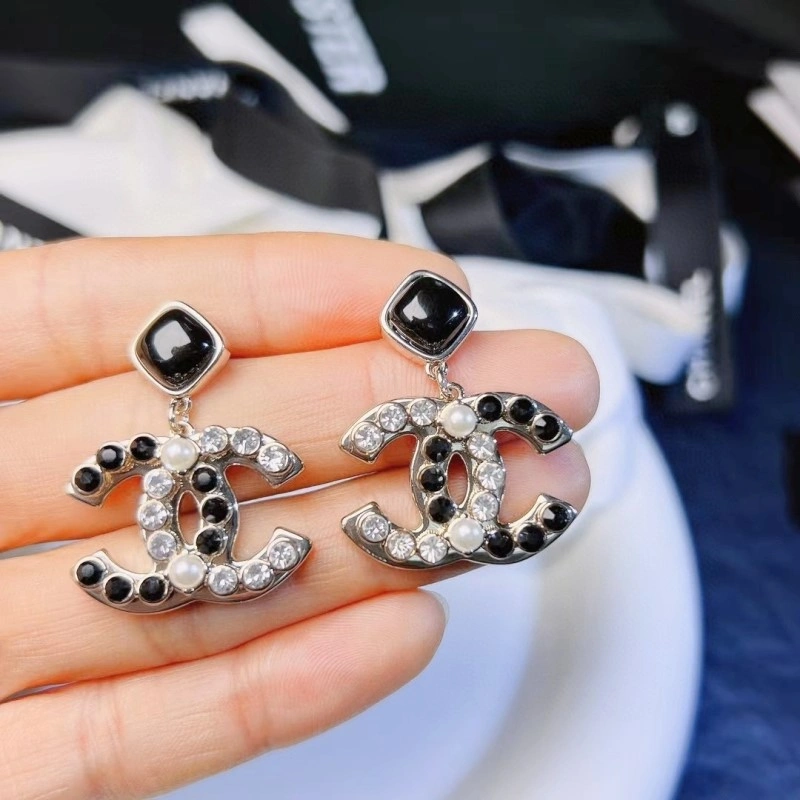 Chic Chanel Earrings 219478