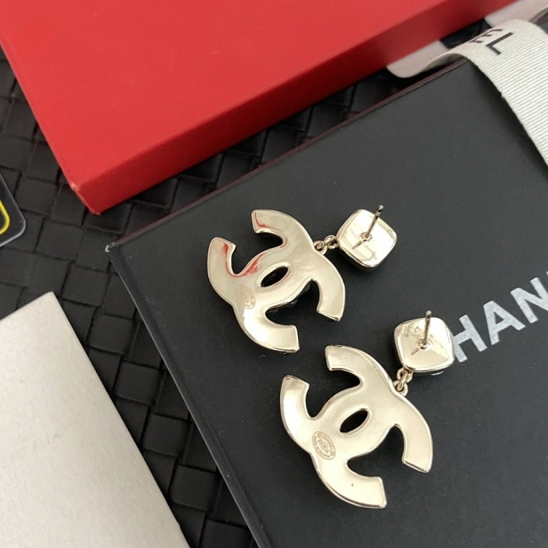 Chic Chanel Earrings 219478