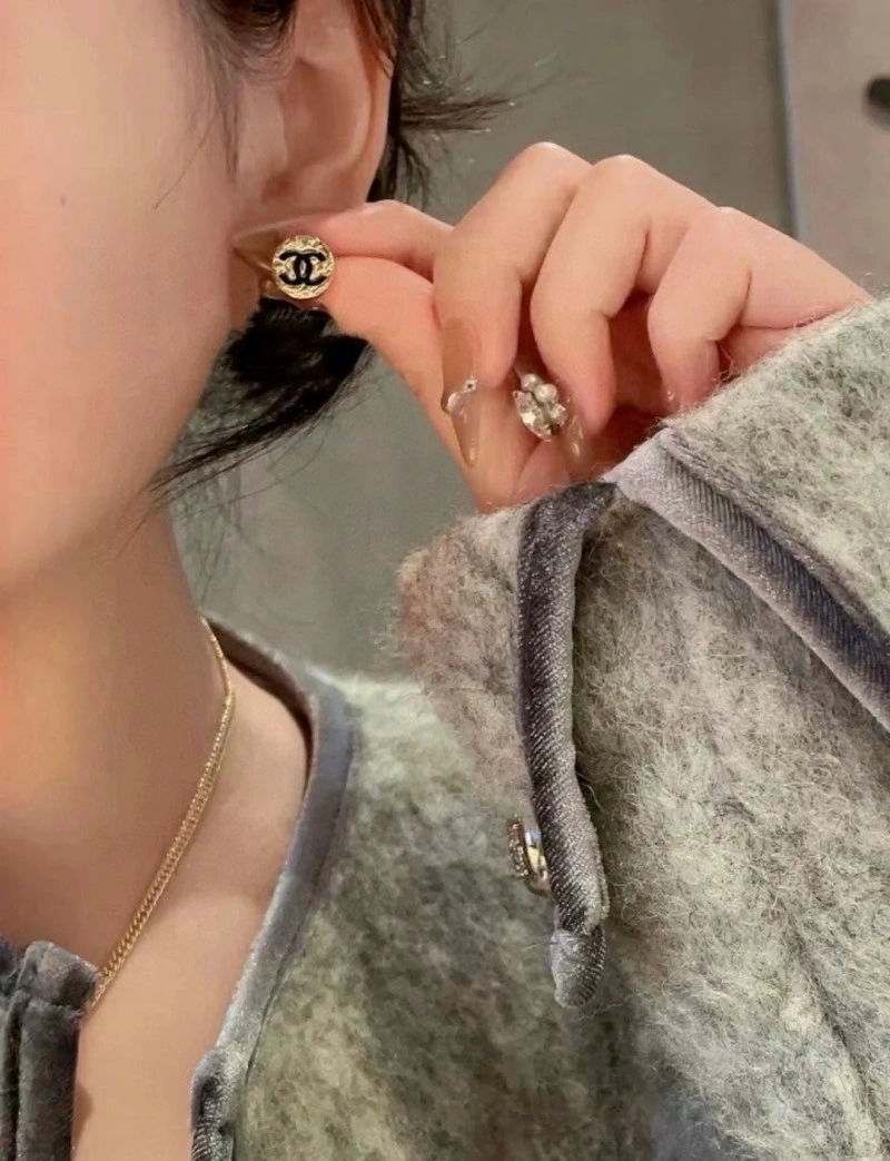 Fashionable Chanel Earrings 219481