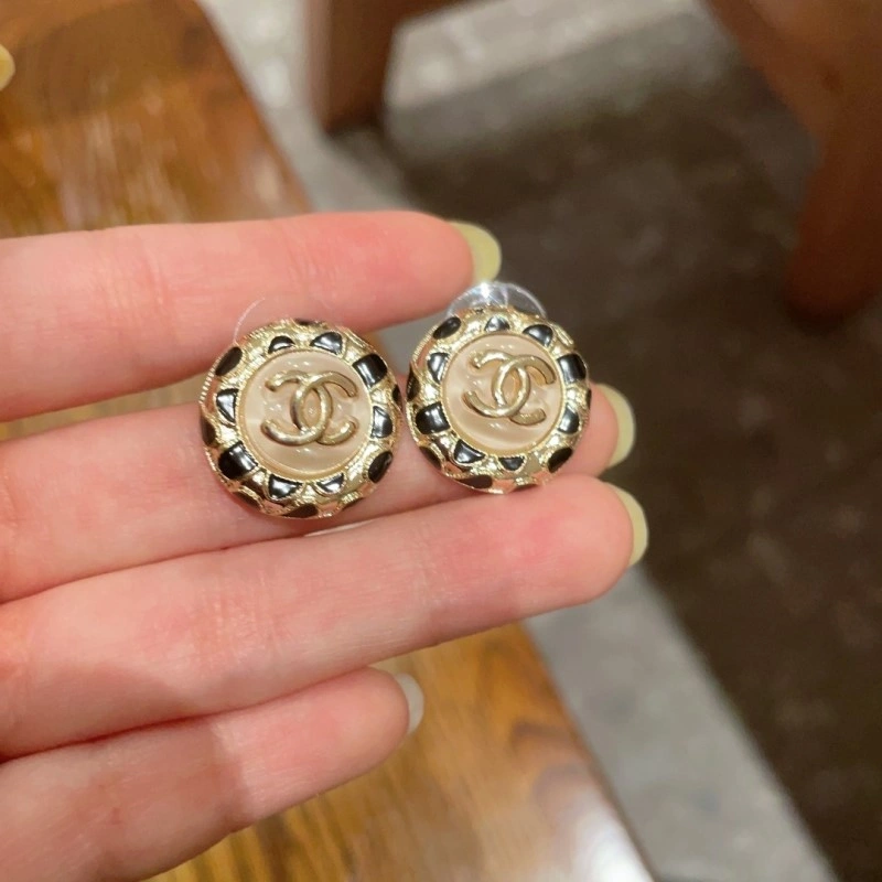 Sustainable Chanel Earrings 219444