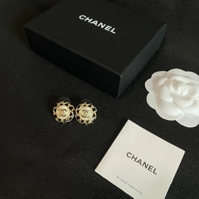 Sustainable Chanel Earrings 219444