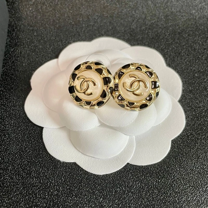 Sustainable Chanel Earrings 219444
