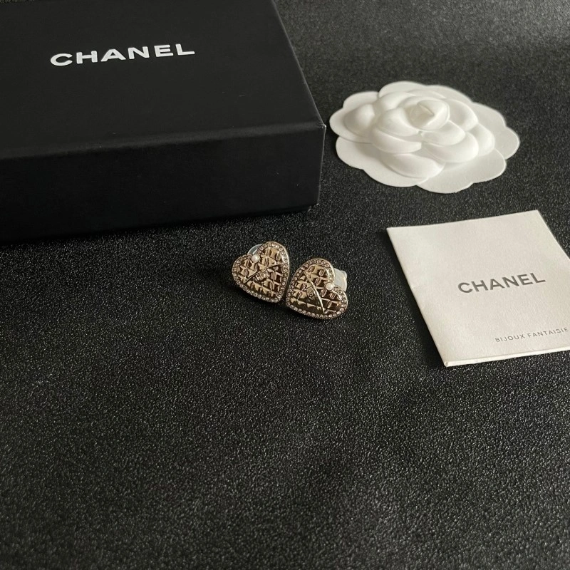 Sophisticated Chanel Earrings 219448