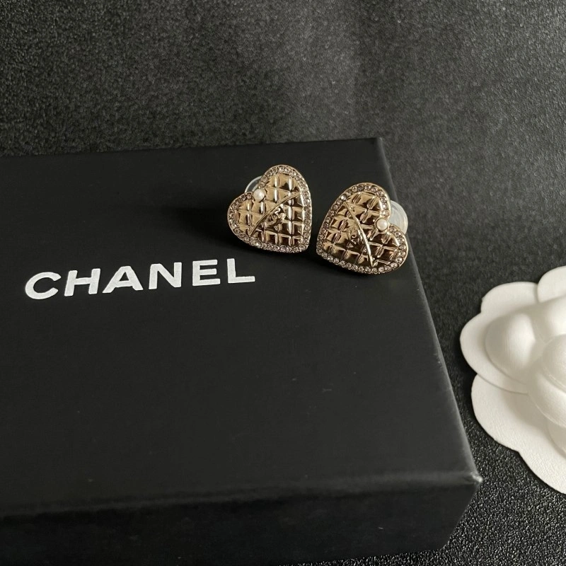 Sophisticated Chanel Earrings 219448