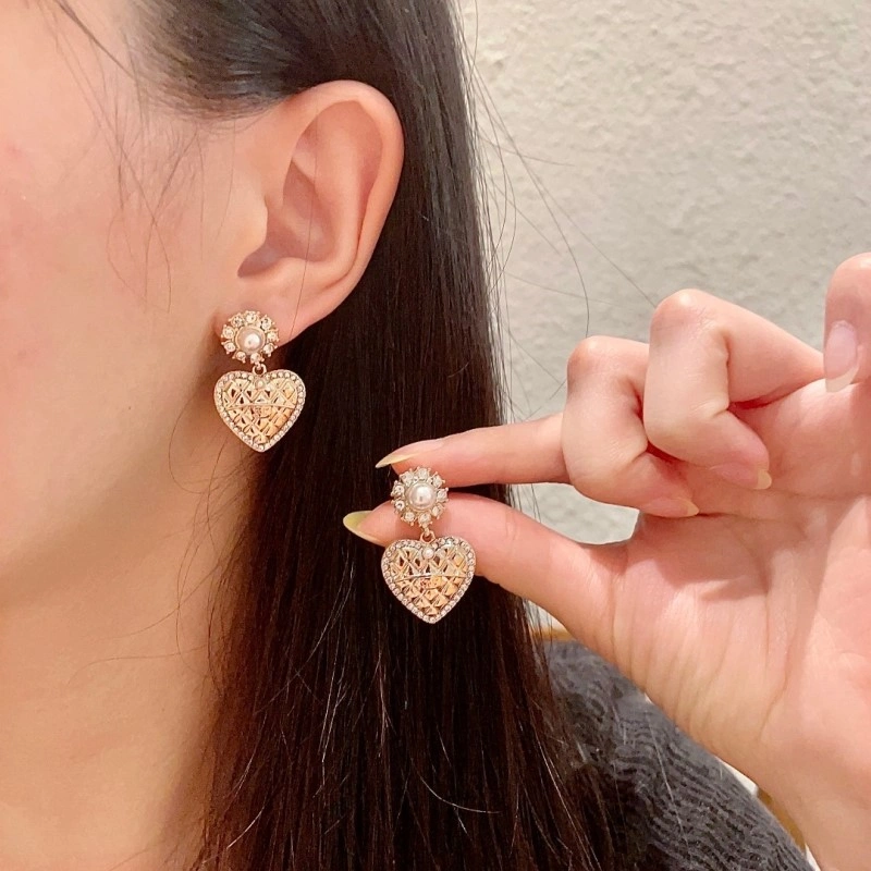 Chanel Earrings Supportive 219442
