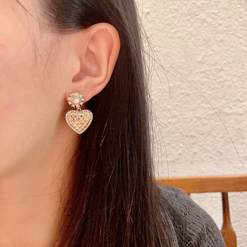 Chanel Earrings Supportive 219442