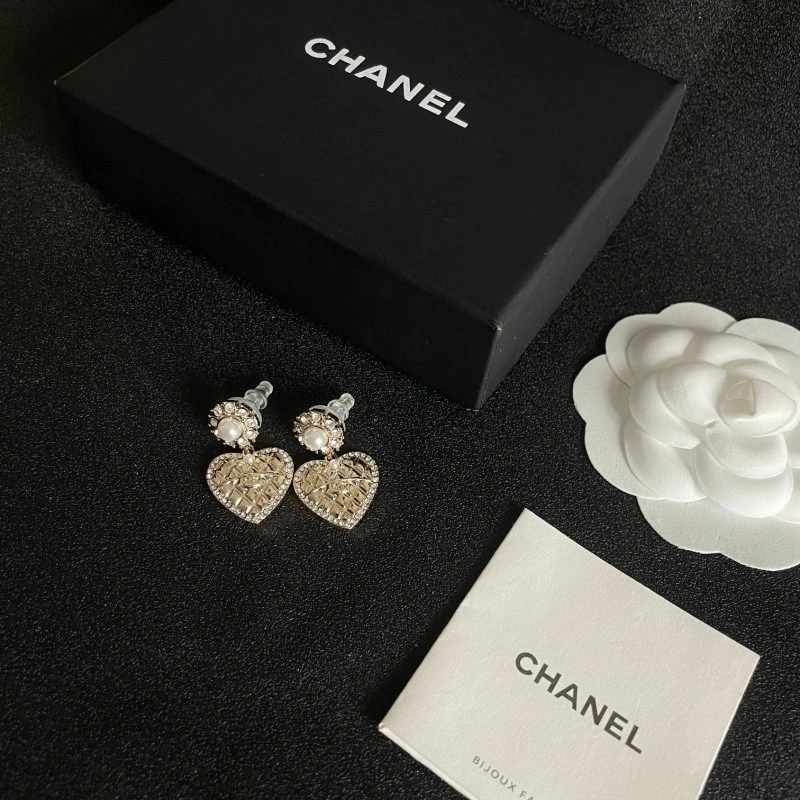 Chanel Earrings Supportive 219442