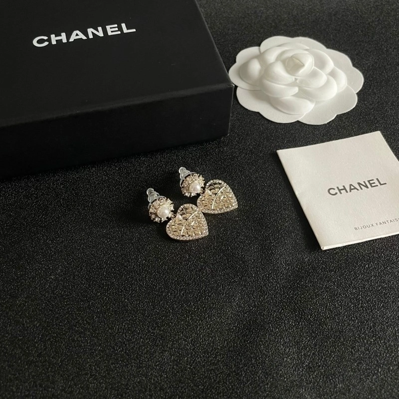Chanel Earrings Supportive 219442