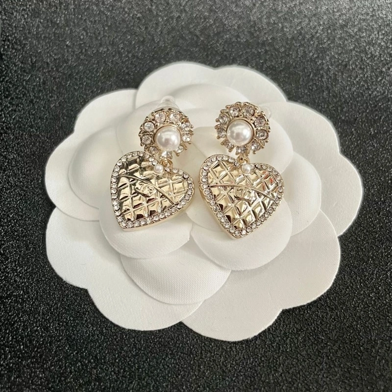 Chanel Earrings Supportive 219442