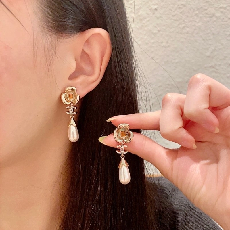 Unique Chanel Earrings 219428