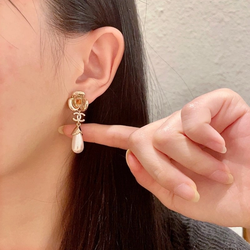 Unique Chanel Earrings 219428