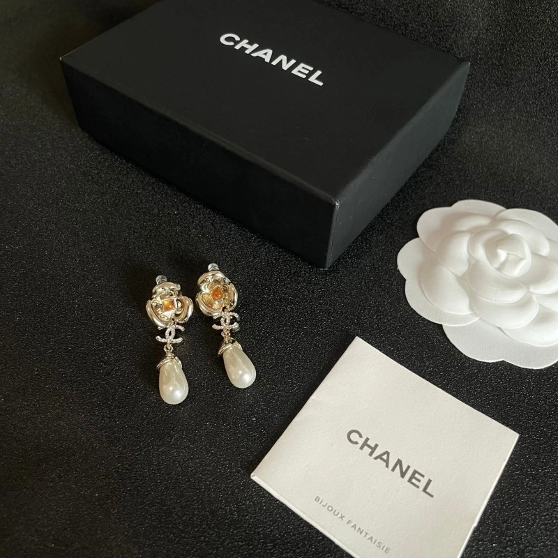 Unique Chanel Earrings 219428