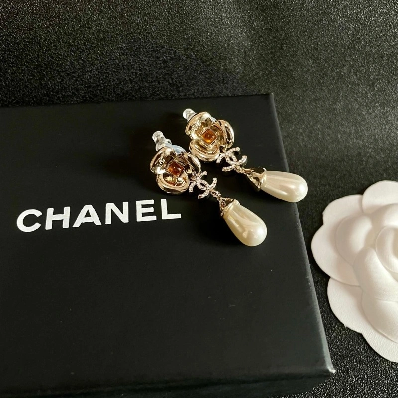 Unique Chanel Earrings 219428