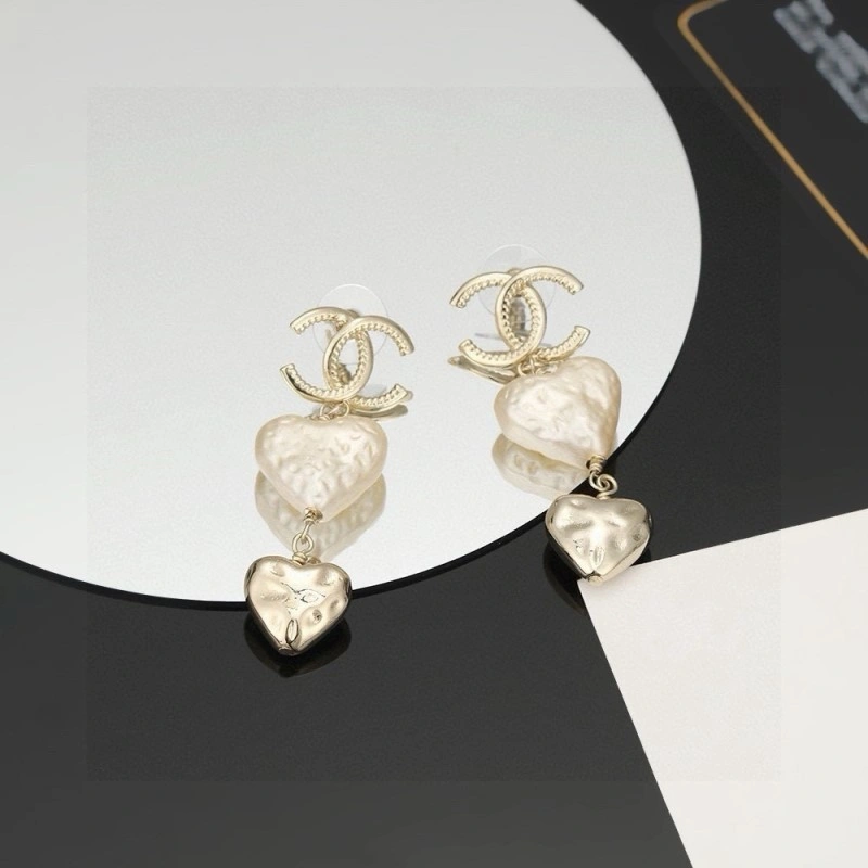 Lightweight Chanel Earrings 219431
