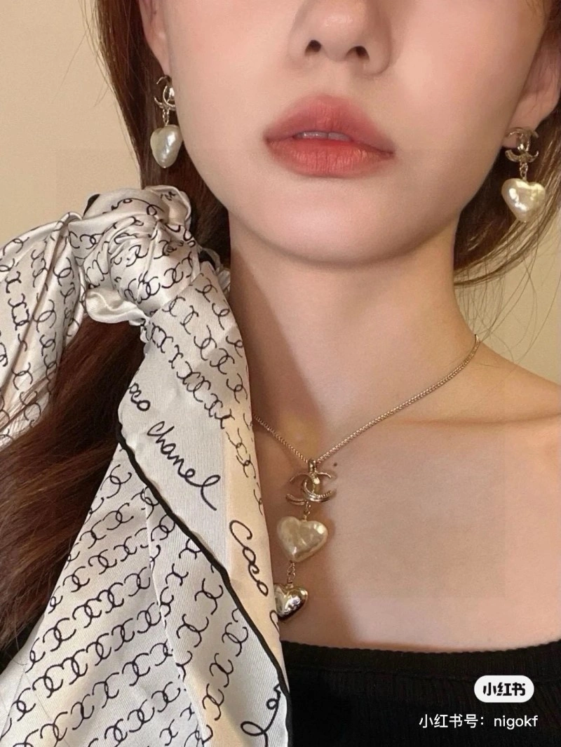 Lightweight Chanel Earrings 219431