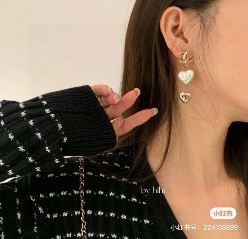 Lightweight Chanel Earrings 219431
