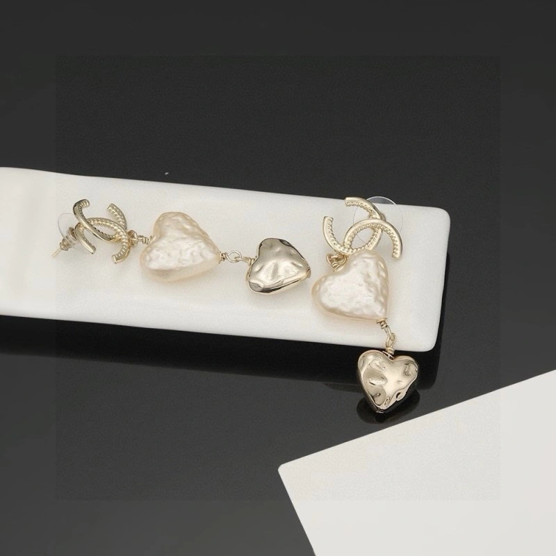 Lightweight Chanel Earrings 219431