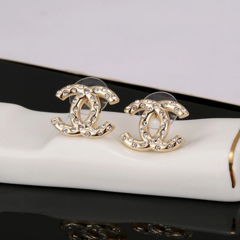 Sophisticated Chanel Earrings 219446
