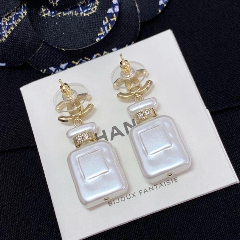 Snug Chanel Earrings 219419