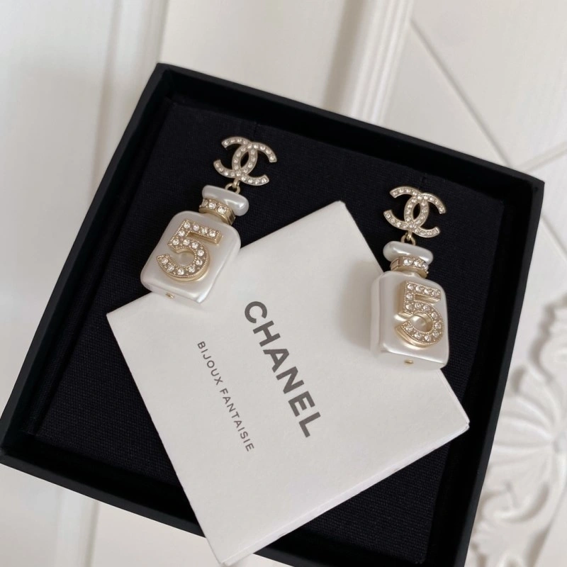 Snug Chanel Earrings 219419