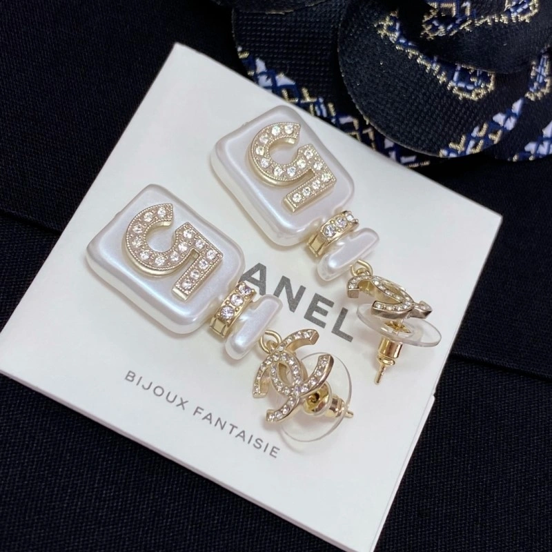 Snug Chanel Earrings 219419