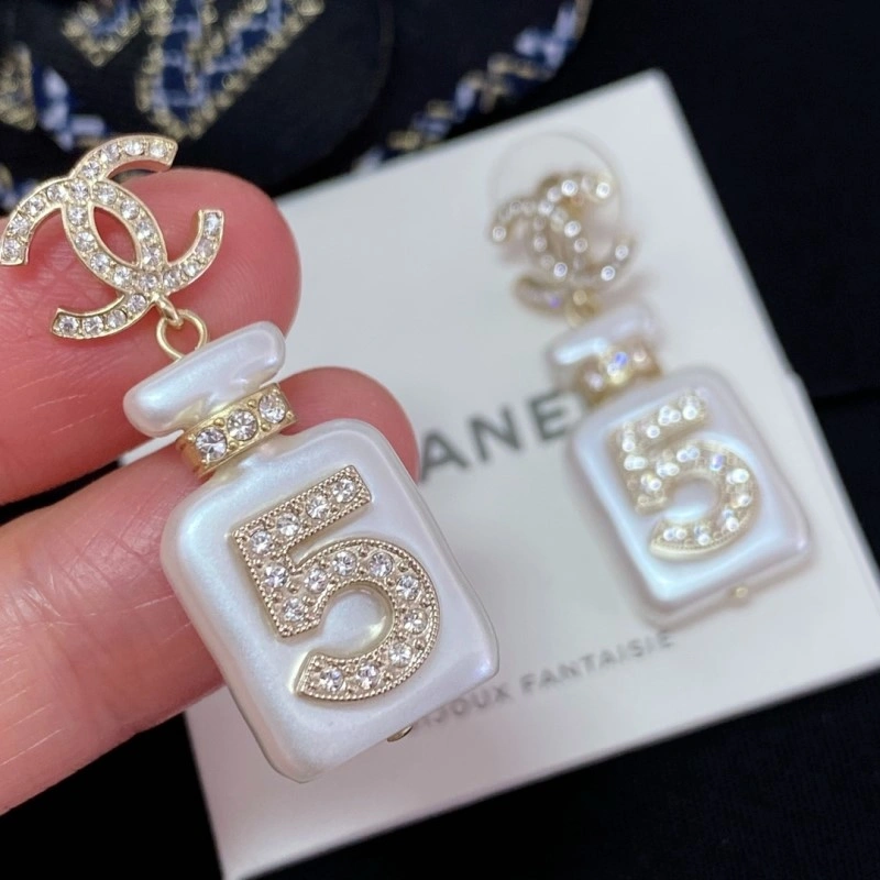 Snug Chanel Earrings 219419