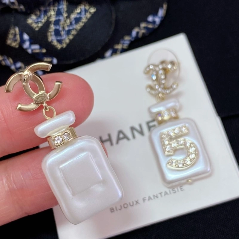 Snug Chanel Earrings 219419