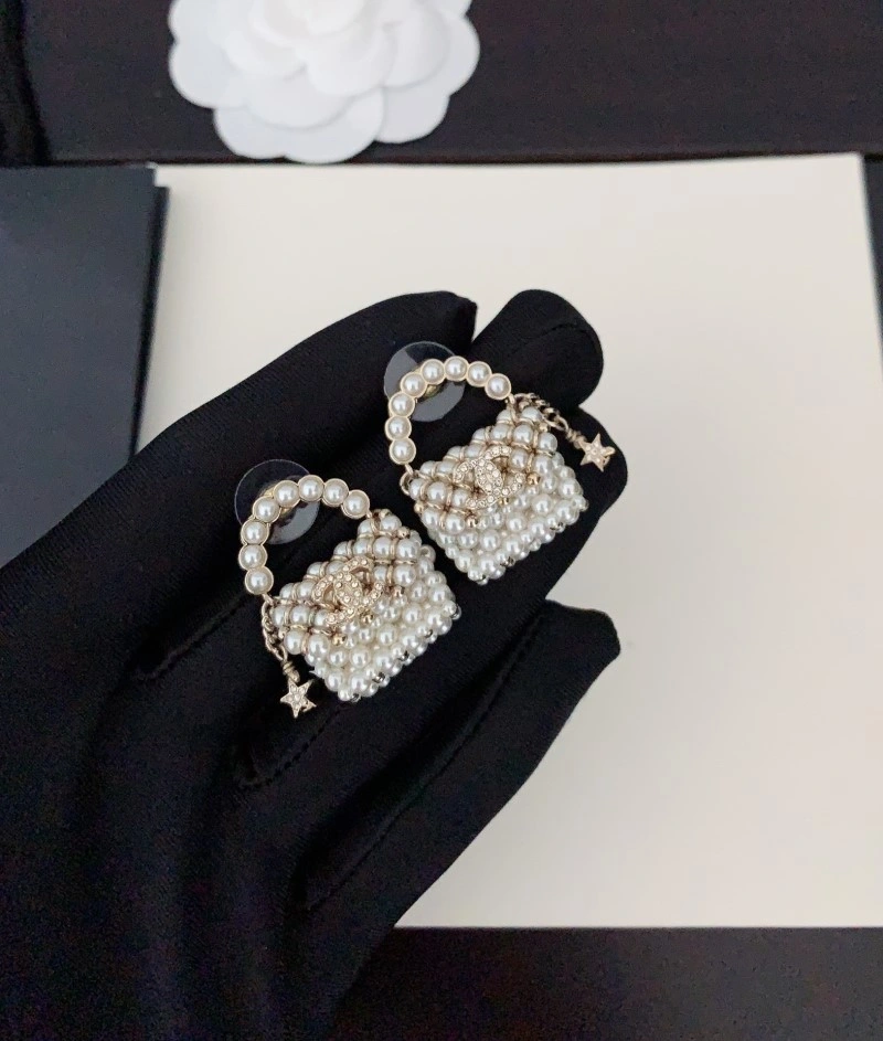 Chanel Earrings Packable 219418