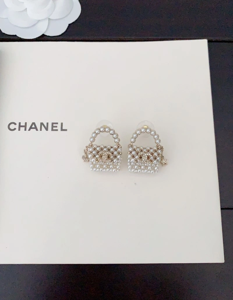 Chanel Earrings Packable 219418