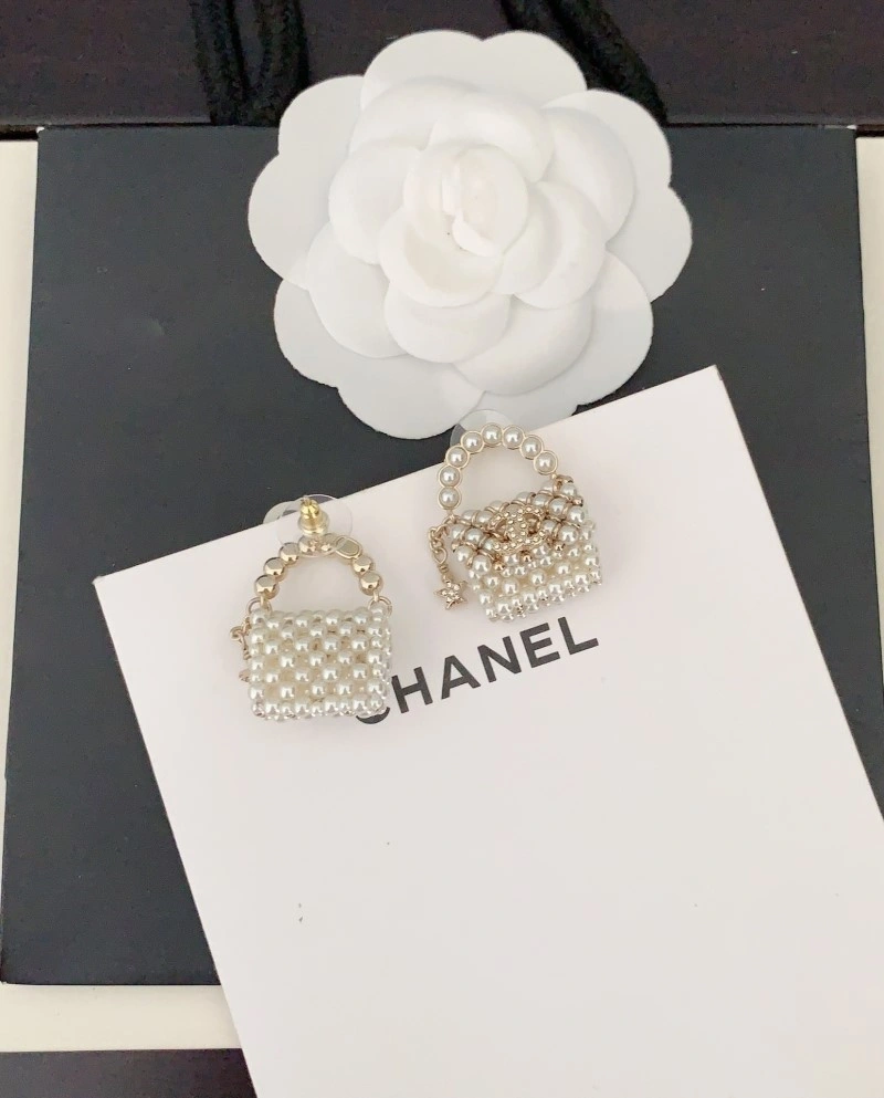 Chanel Earrings Packable 219418