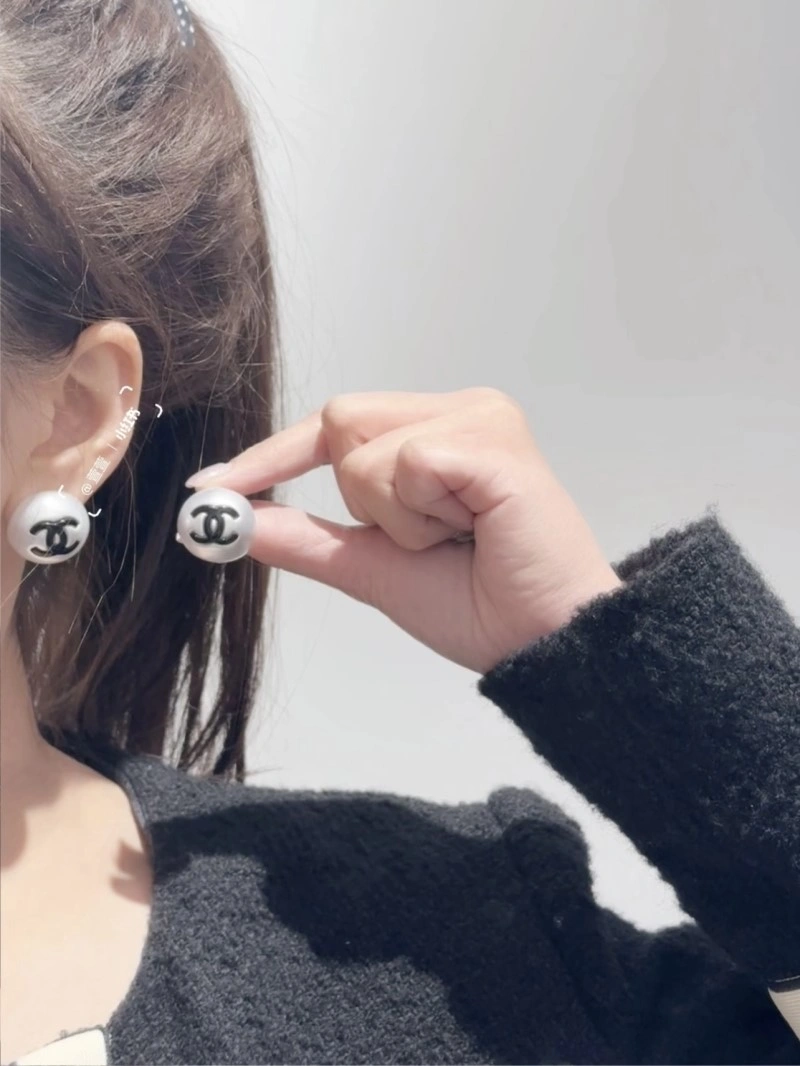 Affordable Chanel Earrings 219407