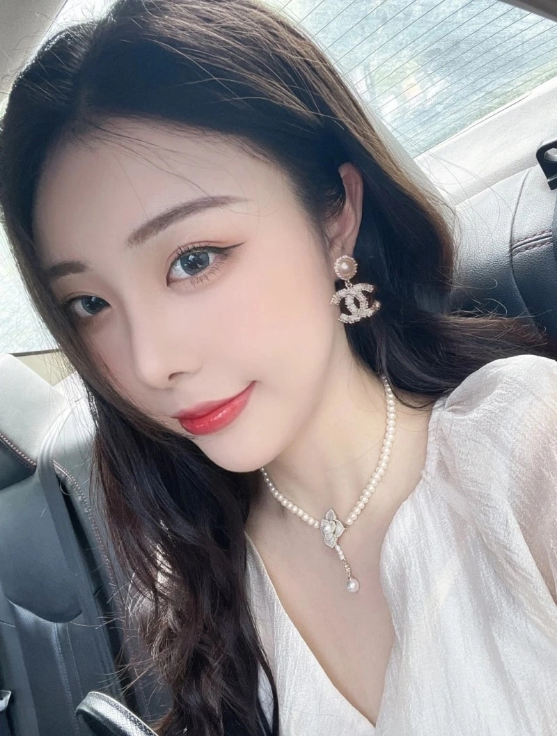 Stretchable Chanel Earrings 219346