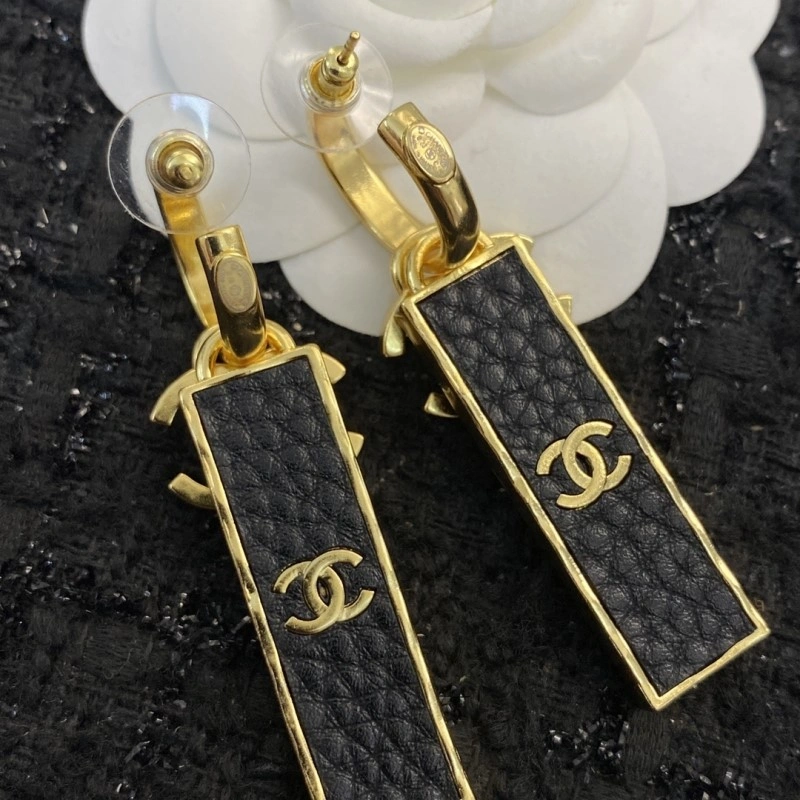 Chanel Earrings Youthful 219360