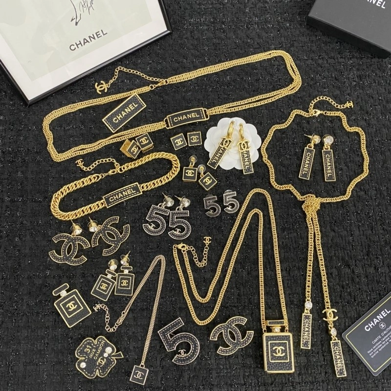 Chanel Earrings Youthful 219360