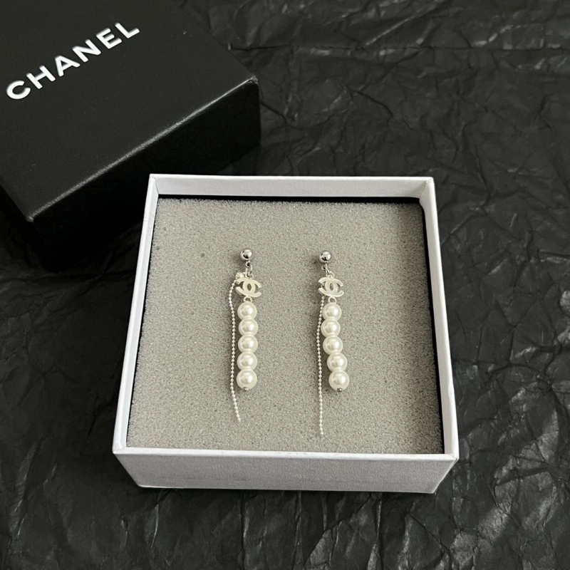 Supportive Chanel Earrings 219350